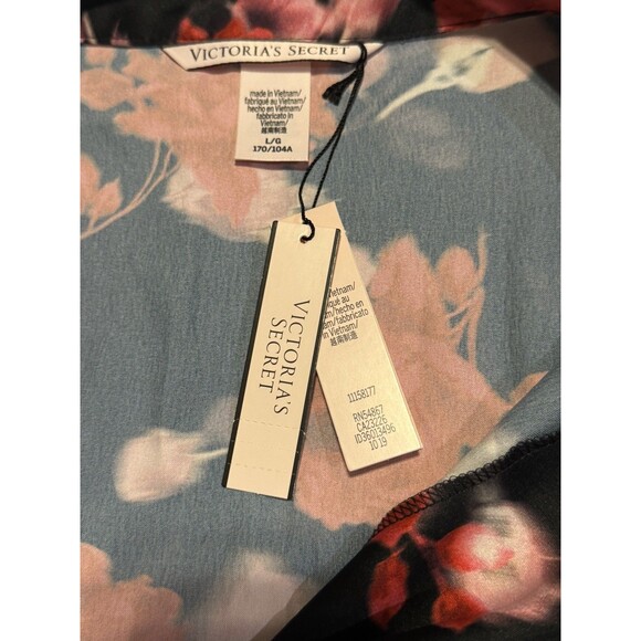 Victoria Secret Satin Pajama Set 2 Piece "Afterhours" Black Red Roses Size L - Picture 2 of 3